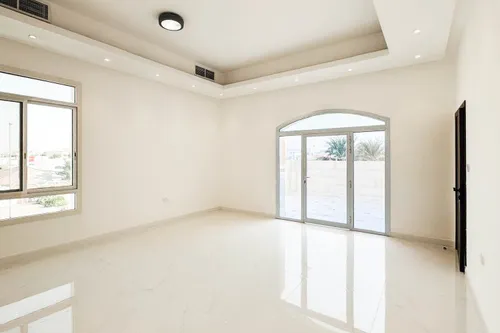 5 Bedrooms Villa in Al Mizhar 2