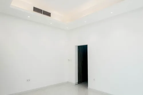 5 Bedrooms Villa in Al Mizhar 2