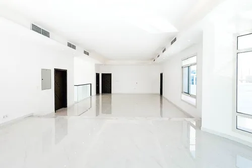5 Bedrooms Villa in Al Mizhar 2