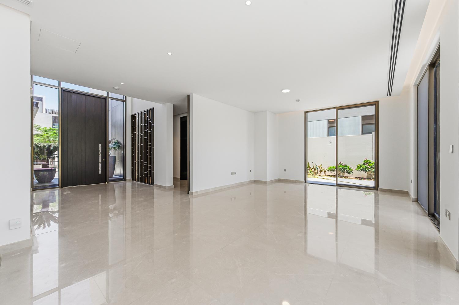 5 Bedrooms Villa in Palm Hills
