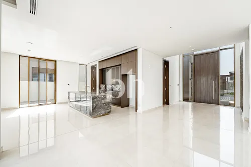 5 Bedrooms Villa in Palm Hills