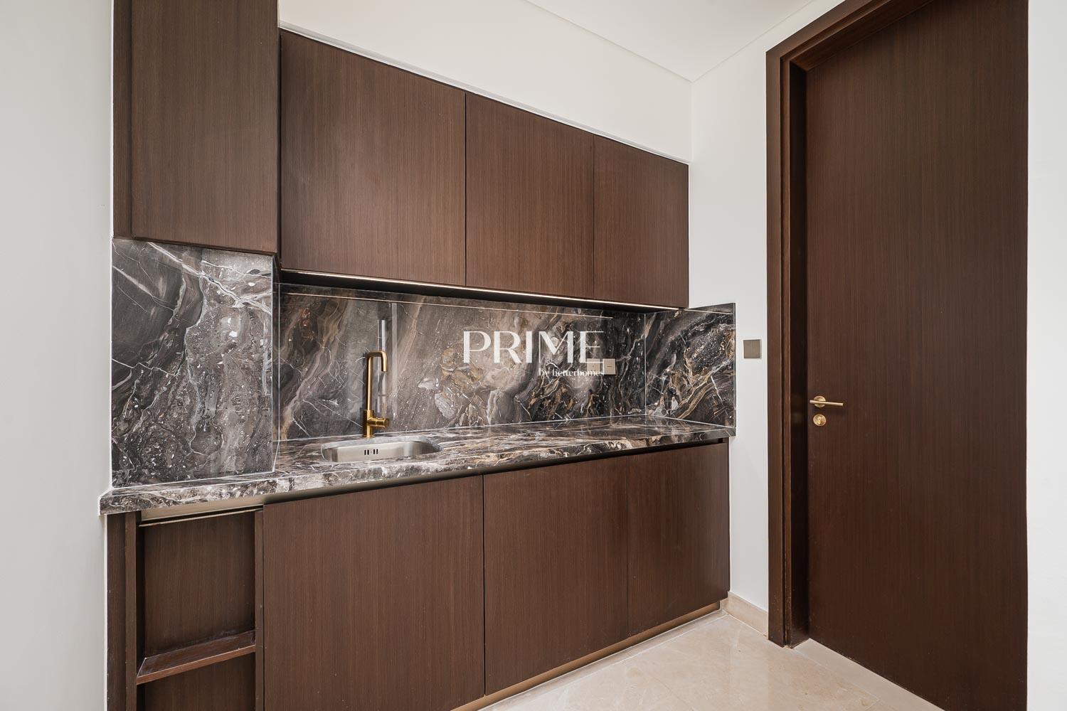 5 Bedrooms Villa in Palm Hills