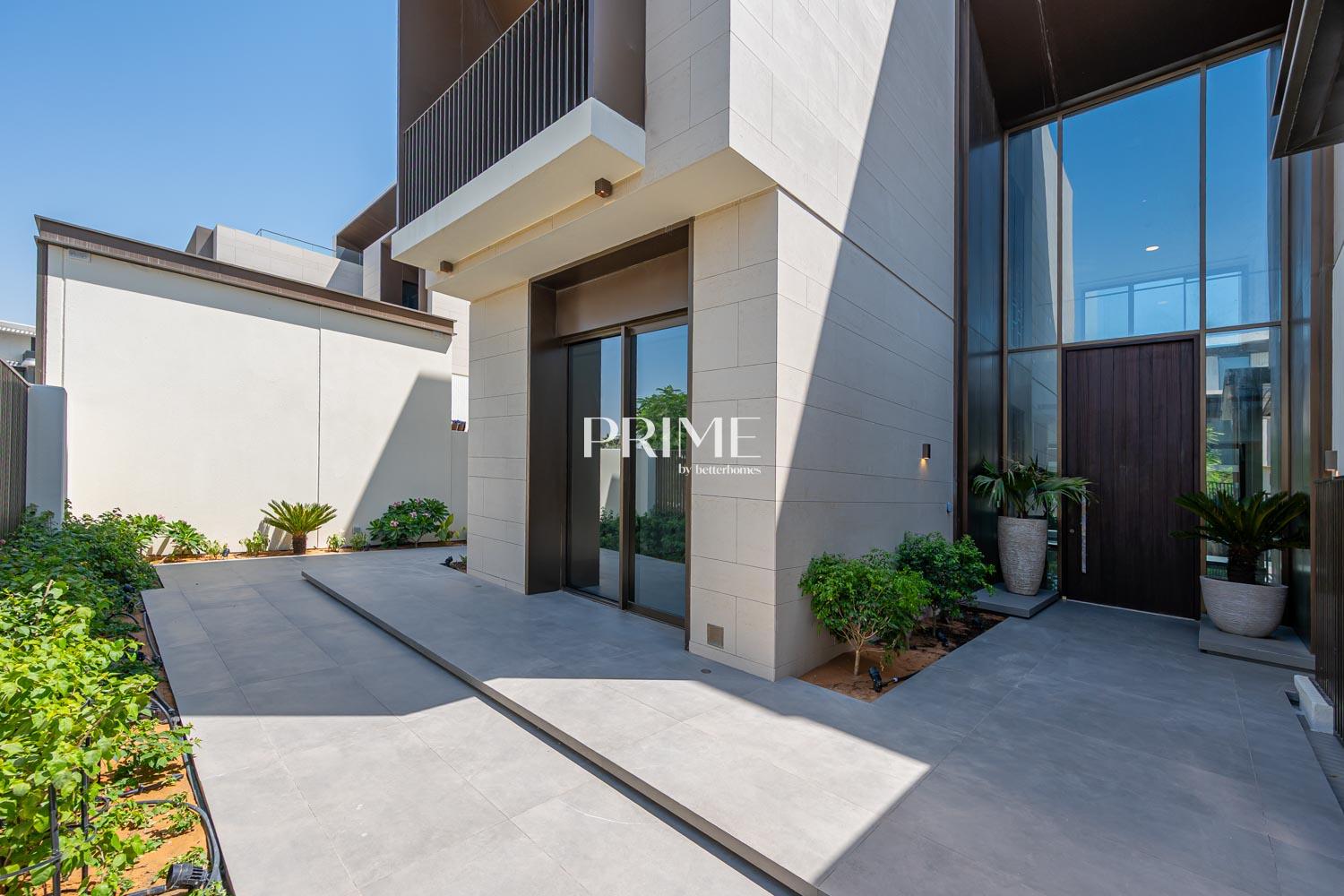 5 Bedrooms Villa in Palm Hills
