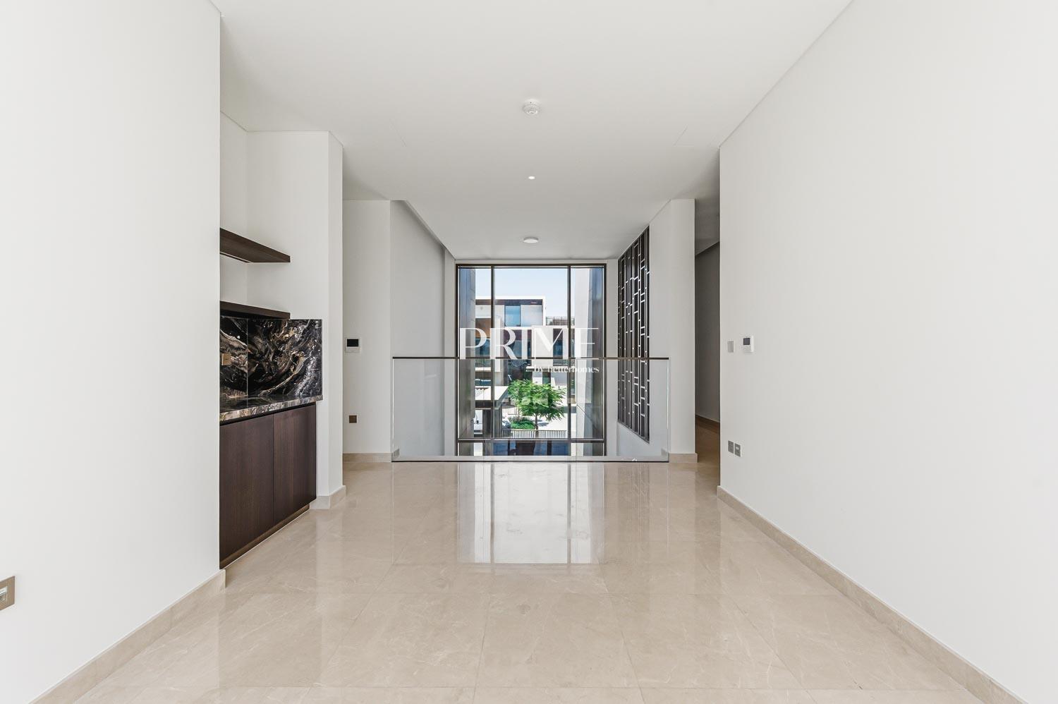 5 Bedrooms Villa in Palm Hills