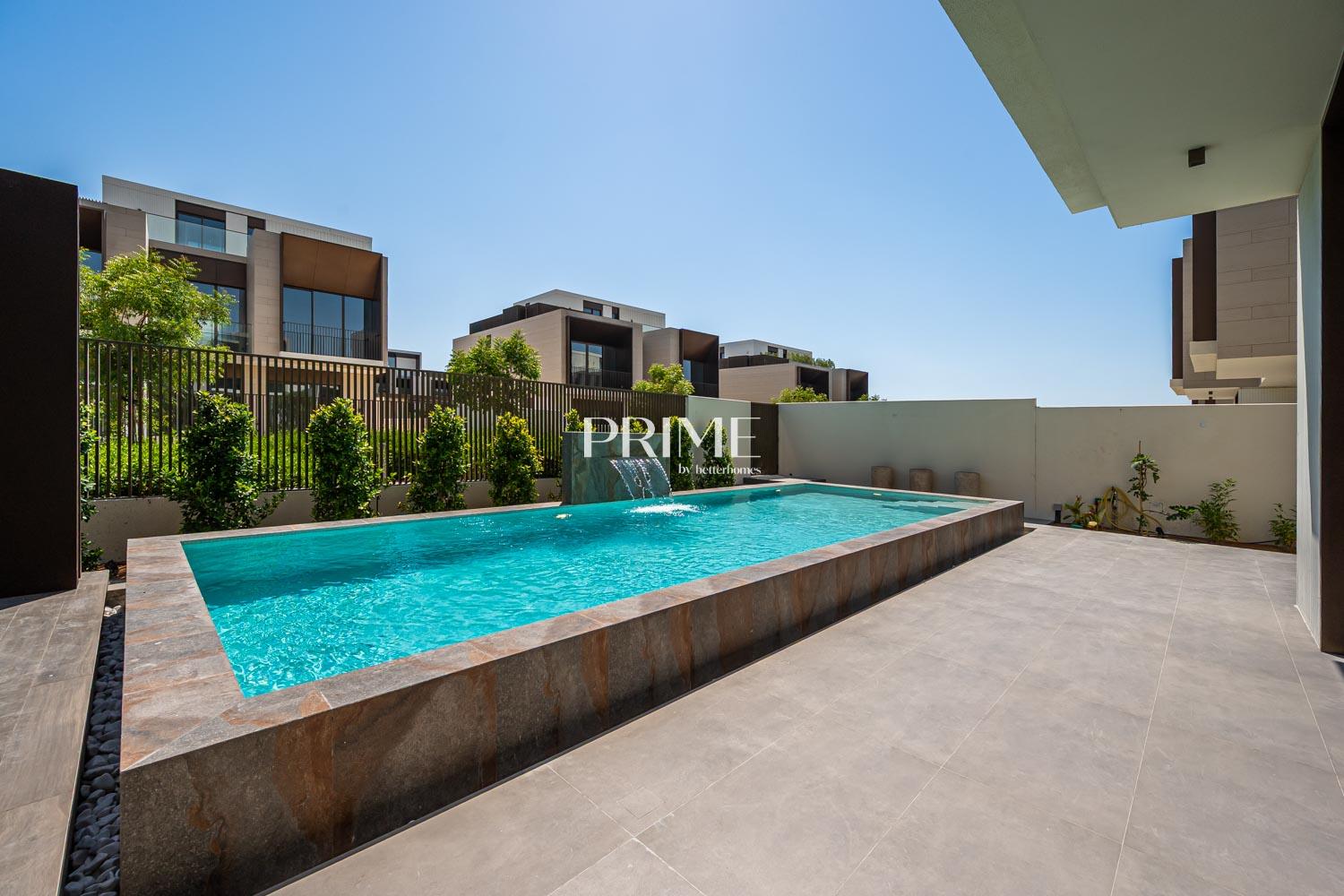 5 Bedrooms Villa in Palm Hills
