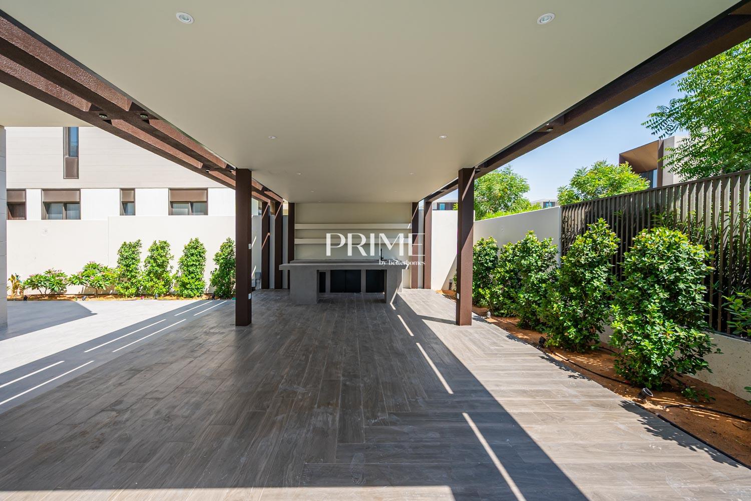5 Bedrooms Villa in Palm Hills
