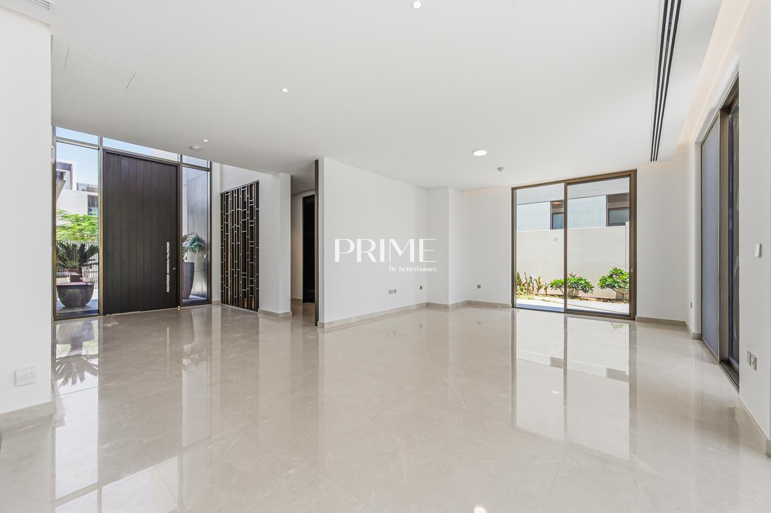 5 Bedrooms Villa in Palm Hills