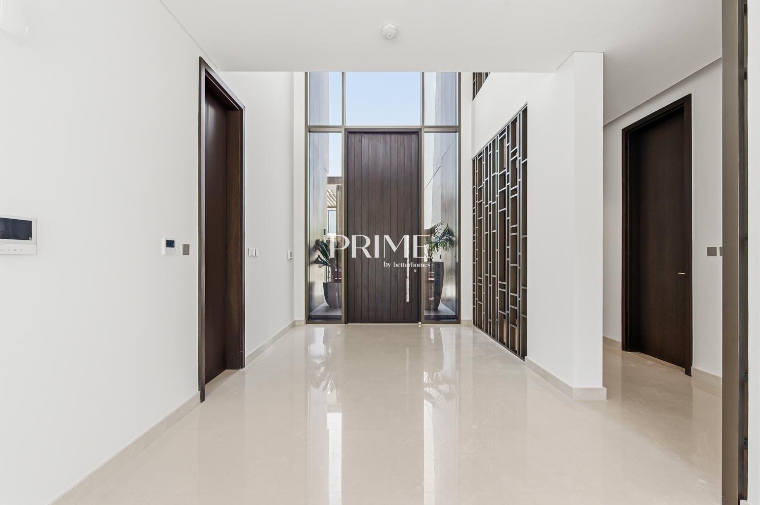5 Bedrooms Villa in Palm Hills