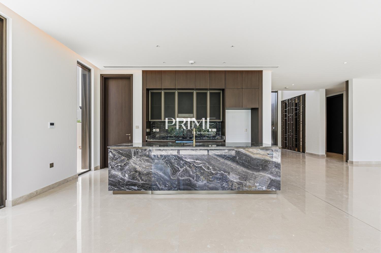 5 Bedrooms Villa in Palm Hills