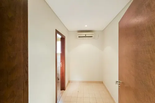 4 Bedrooms Villa in Golf Gardens