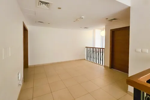 4 Bedrooms Villa in Golf Gardens