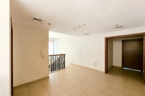 4 Bedrooms Villa in Golf Gardens