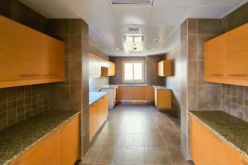 4 Bedrooms Villa in Golf Gardens