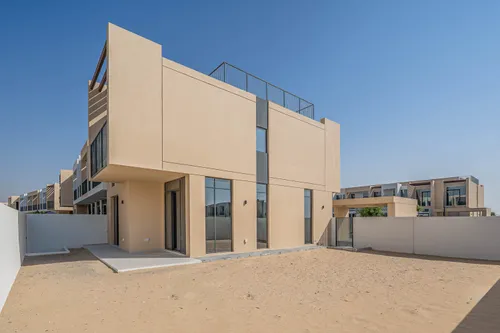 4 Bedrooms Villa in Greenviews 2