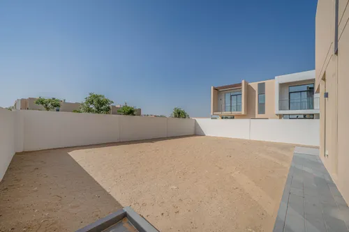 4 Bedrooms Villa in Greenviews 2