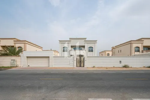 6 Bedrooms Villa in Al Warqa'a 4