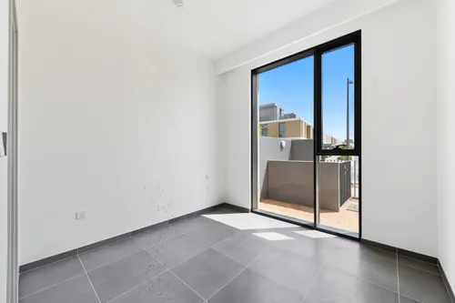 4 Bedrooms Villa in June