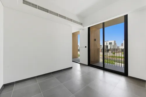 4 Bedrooms Villa in June