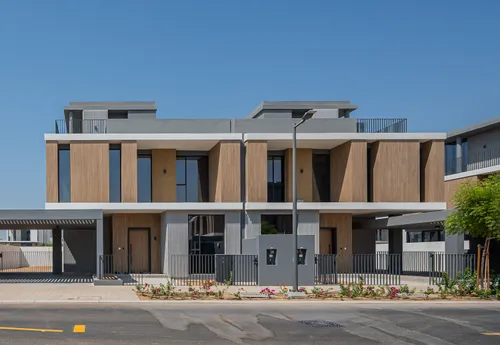 4 Bedrooms Villa in June
