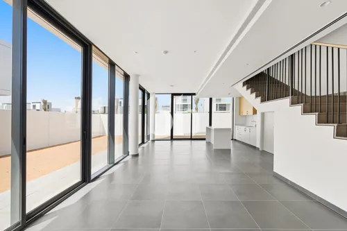 Single Row | Family Community | Modern Finish