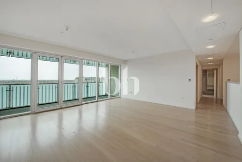 High Floor | Ideal Investment | New on Market