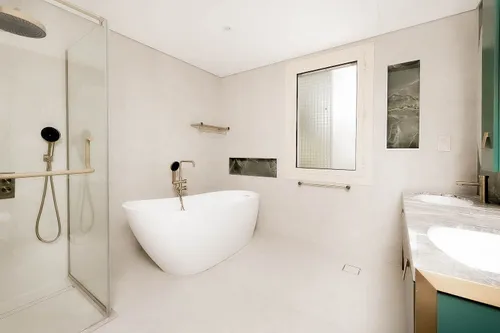 5 Bedrooms Villa in Sector E