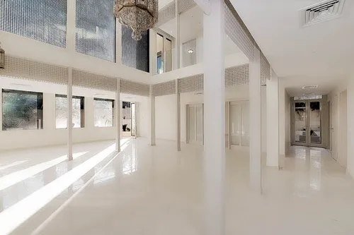 5 Bedrooms Villa in Sector E