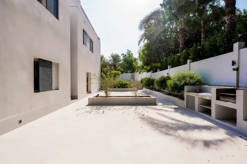 5 Bedrooms Villa in Sector E