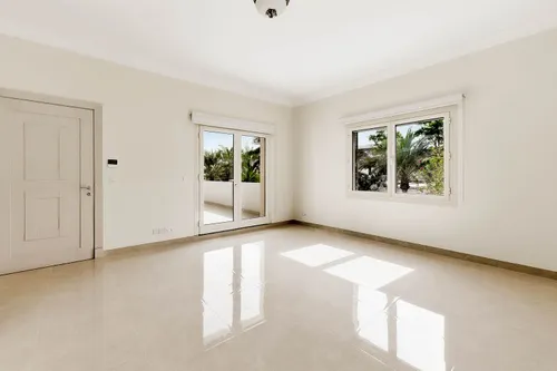 5 Bedrooms Villa in Sector E