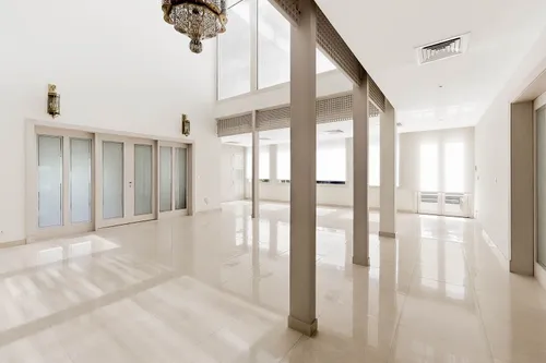 5 Bedrooms Villa in Sector E