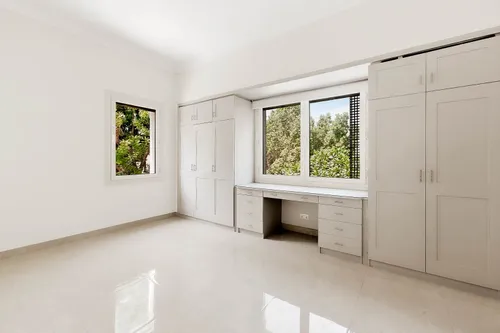 5 Bedrooms Villa in Sector E