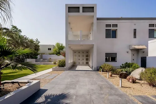 5 Bedrooms Villa in Sector E