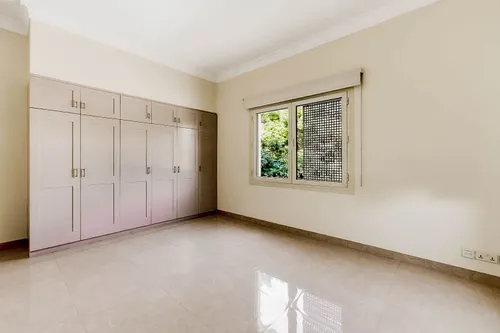 5 Bedrooms Villa in Sector E