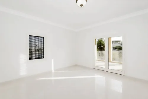 5 Bedrooms Villa in Sector E