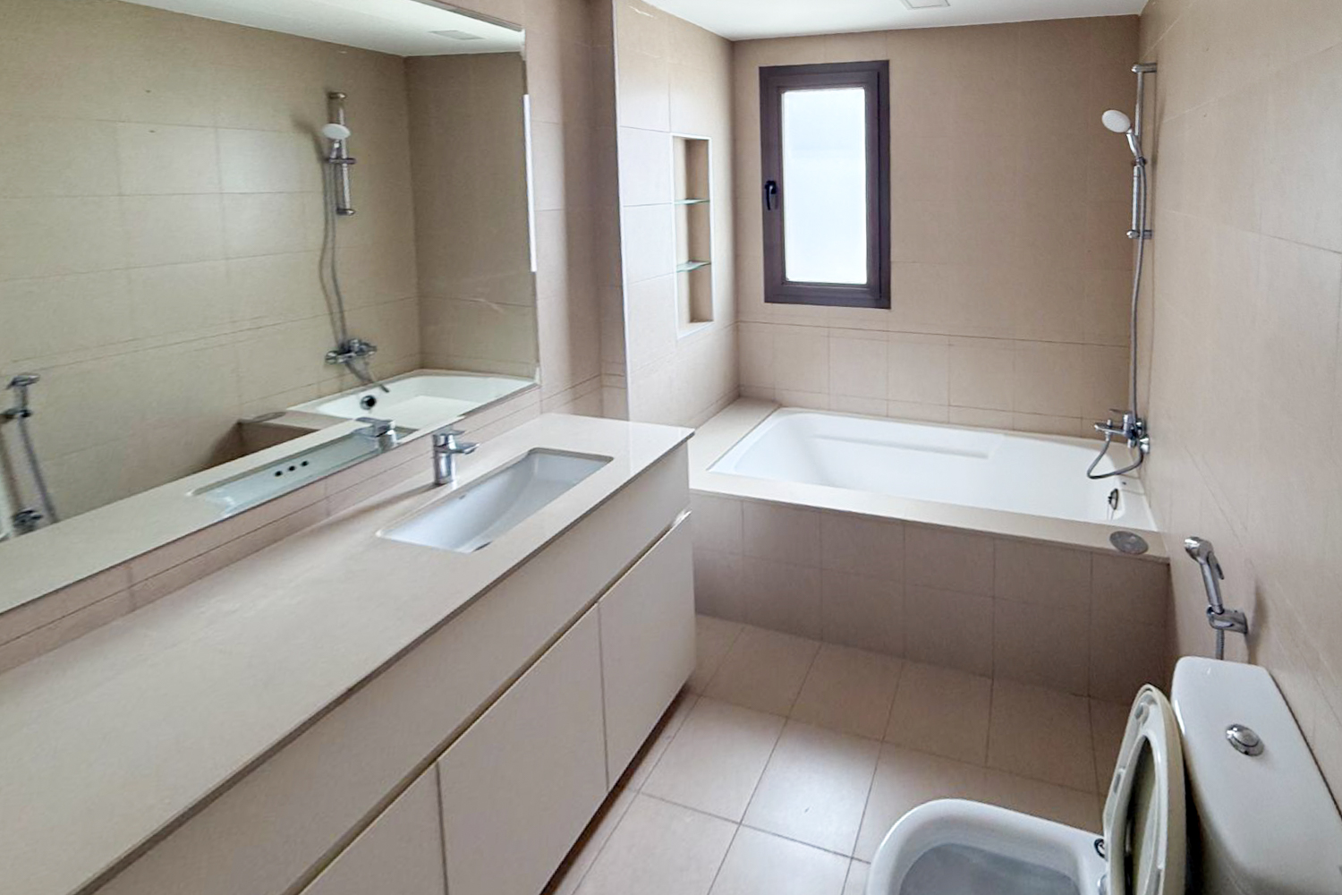 4 Bedrooms Townhouse in Noor Townhouses