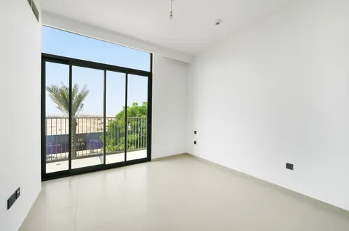 3 Bedrooms Townhouse in Joy