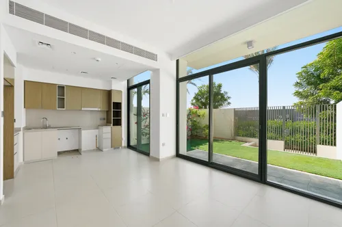 3 Bedrooms Townhouse in Joy