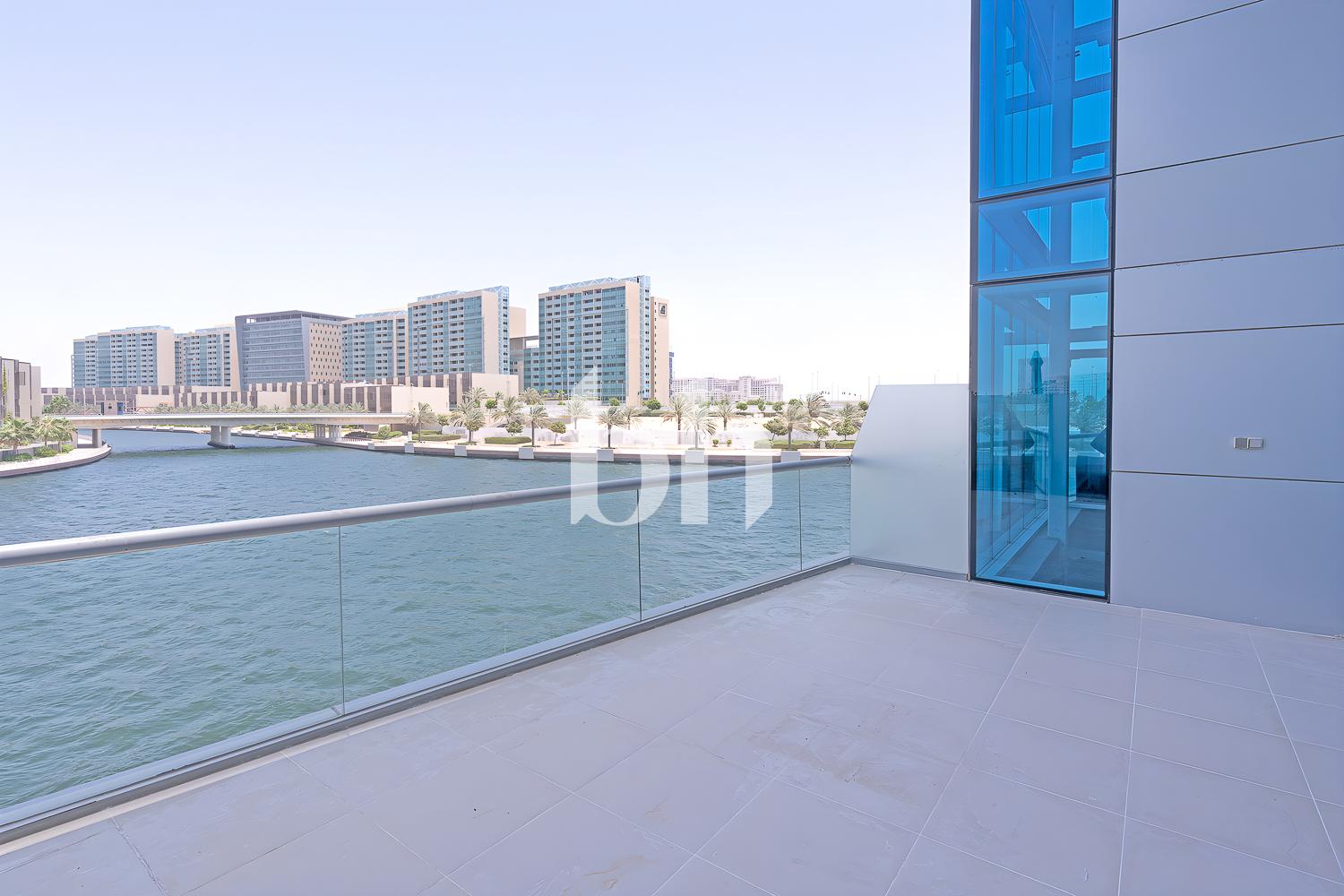 Waterfront Living | End User | Spacious Terrace
