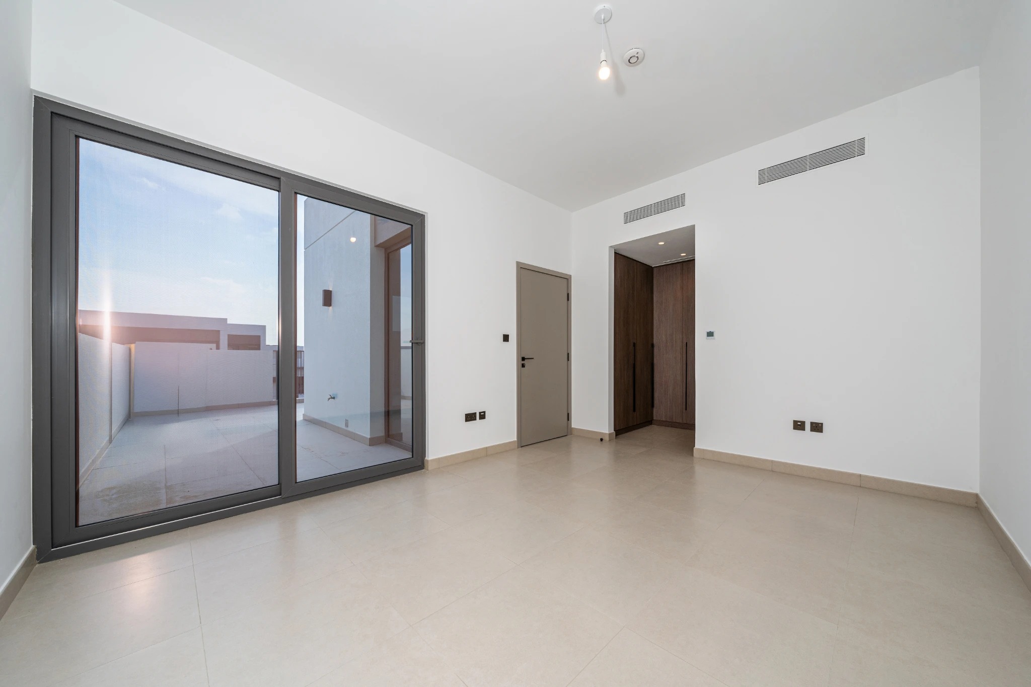 4 Bedrooms Villa in Aura 1