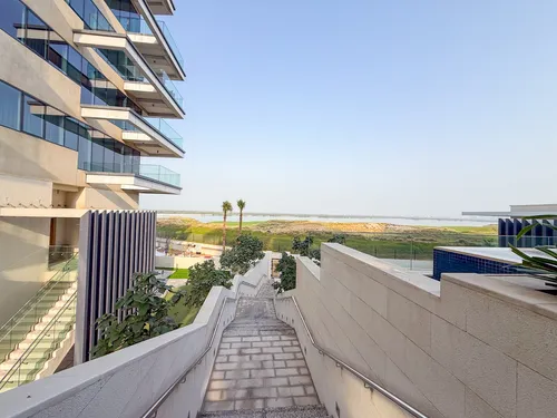 2 Bedrooms Apartment in Mayan 5