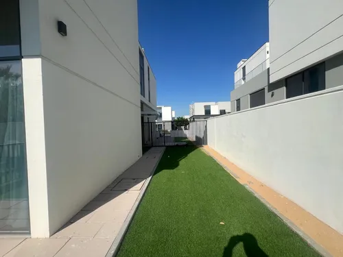 4 Bedrooms Villa in Murooj Al Furjan 1