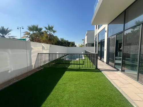 4 Bedrooms Villa in Murooj Al Furjan 1