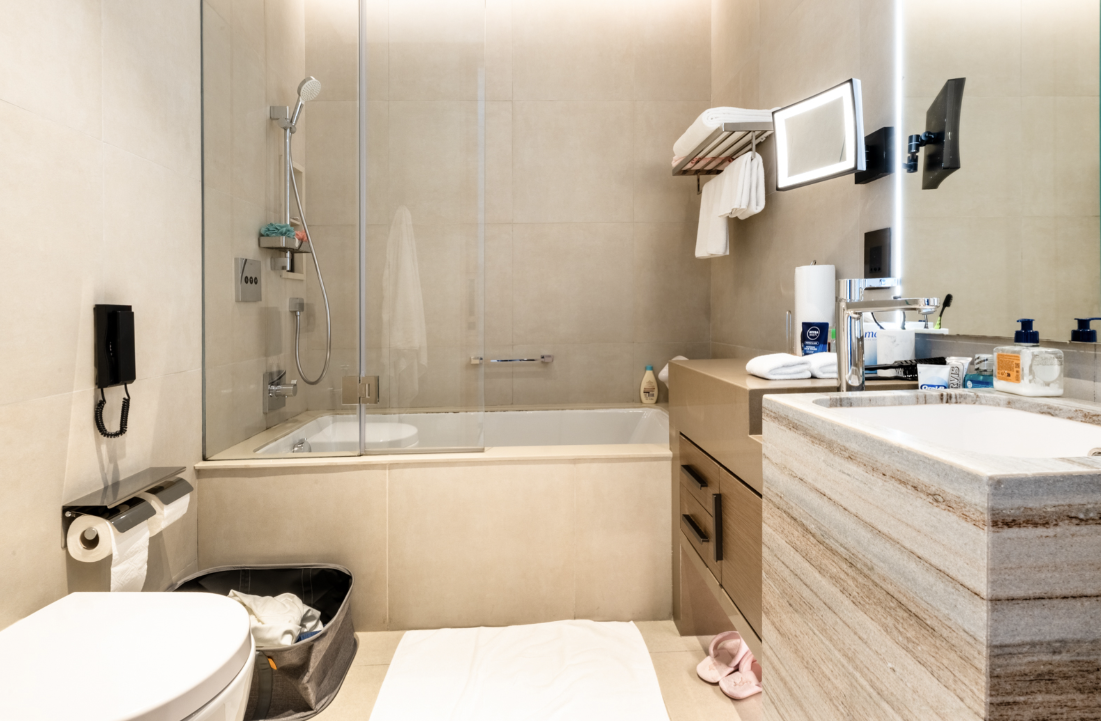 2 Bedrooms Apartment in Jumeirah Gate Tower 2