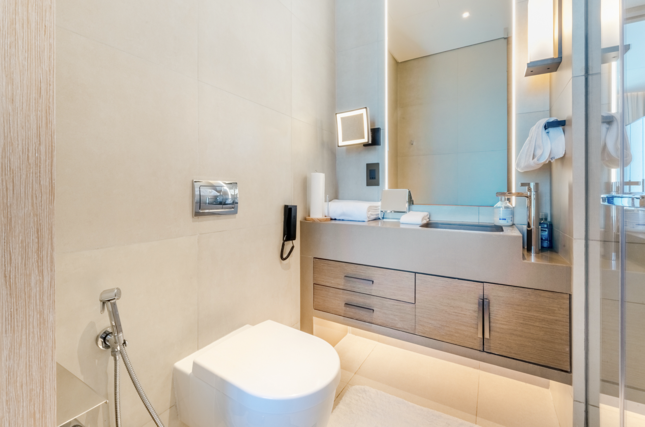 2 Bedrooms Apartment in Jumeirah Gate Tower 2