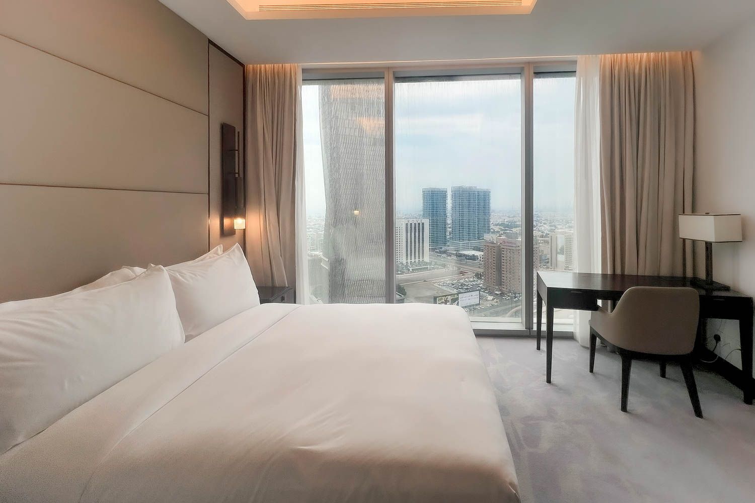 3 Bedrooms Apartment in The Address Sky View Tower 1