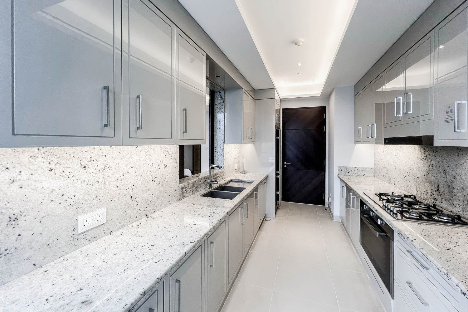 3 Bedrooms Apartment in The Address Sky View Tower 1