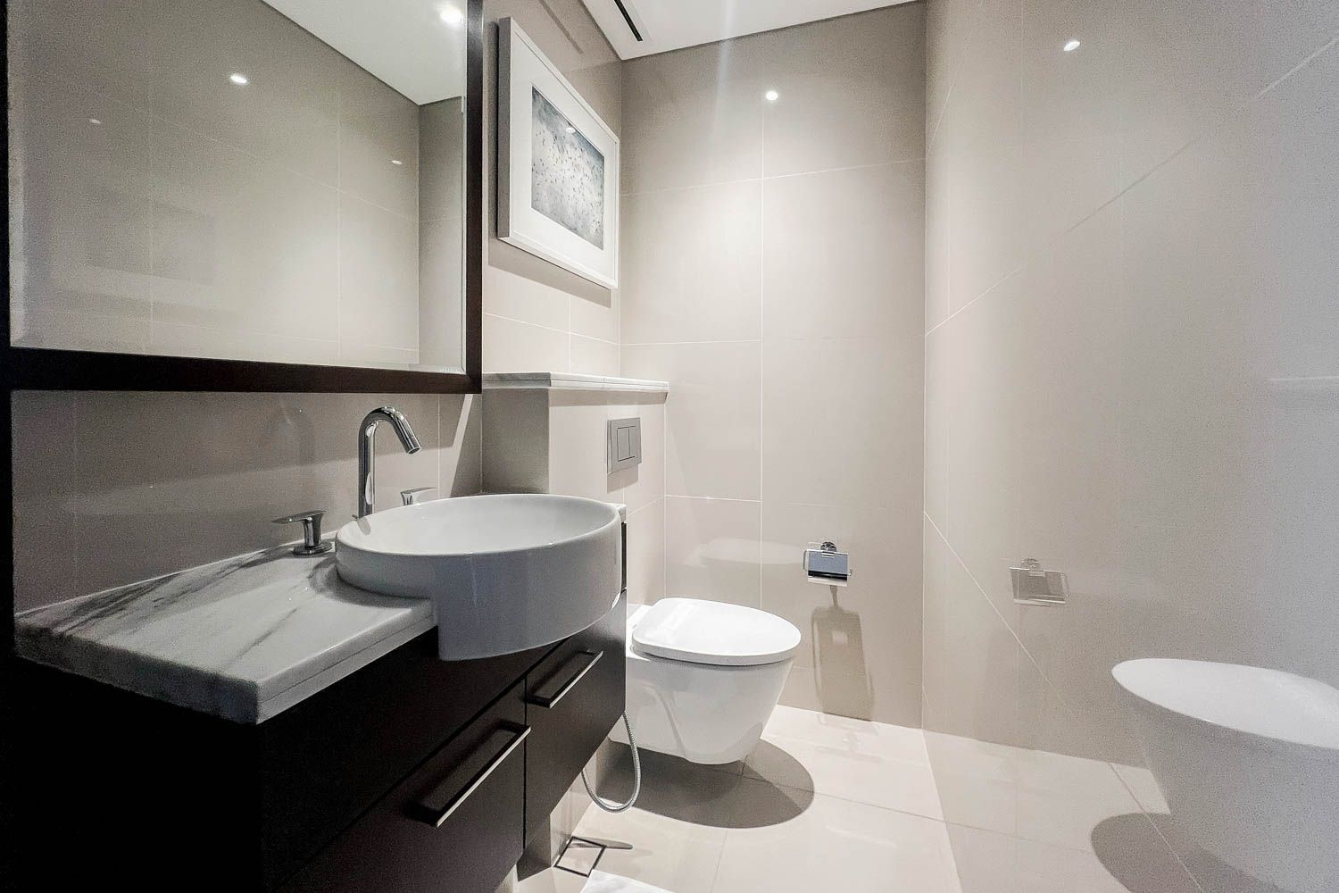 3 Bedrooms Apartment in The Address Sky View Tower 1