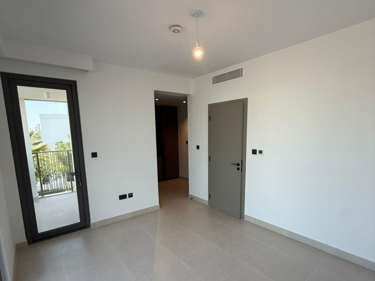 4 Bedrooms Villa in Aura 1
