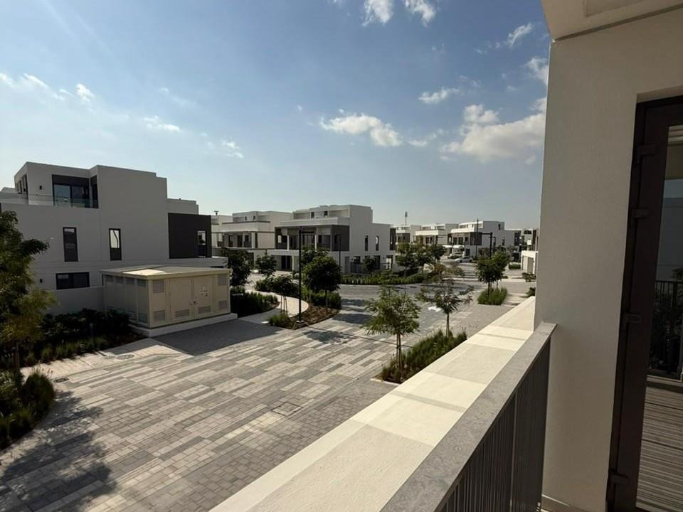 4 Bedrooms Villa in Aura 1