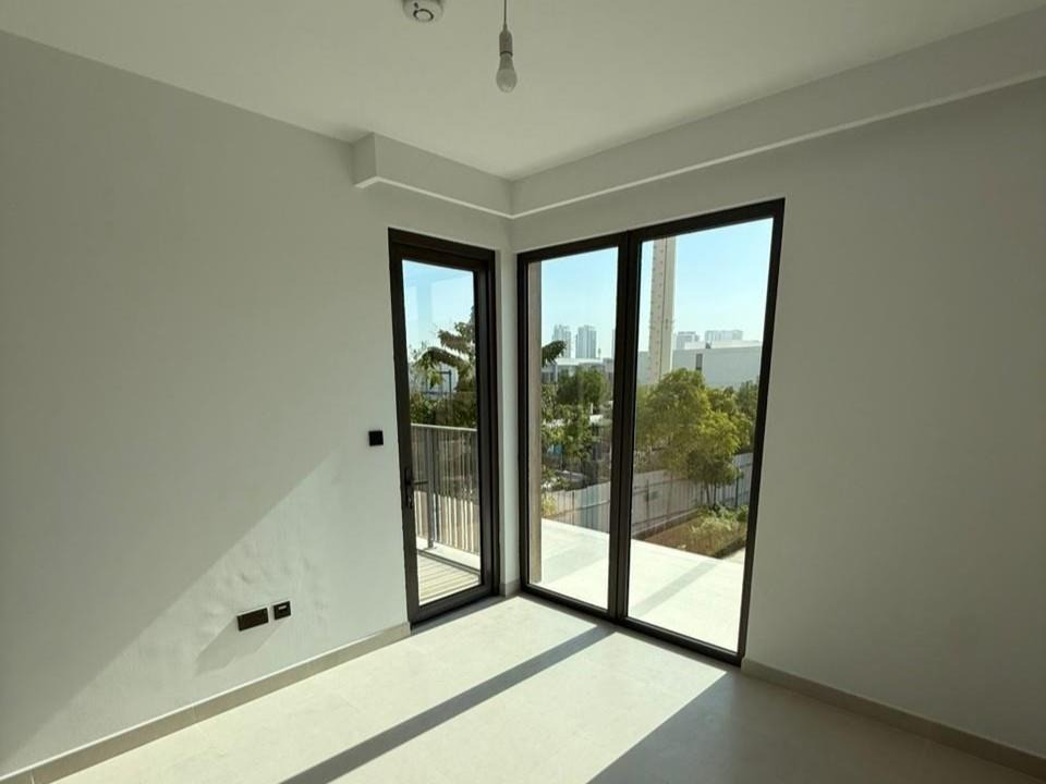 4 Bedrooms Villa in Aura 1